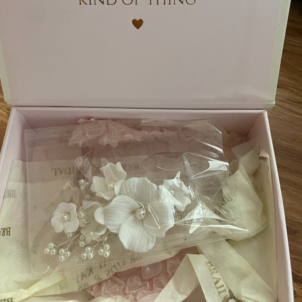 Wedding hair piece, white with flowers